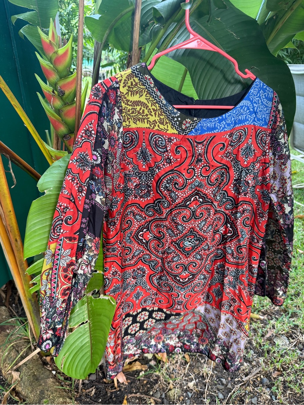 JOHNNY WAS Moa Kabelo lined 100% silk flutter
Sleeve multicolor tunic dress